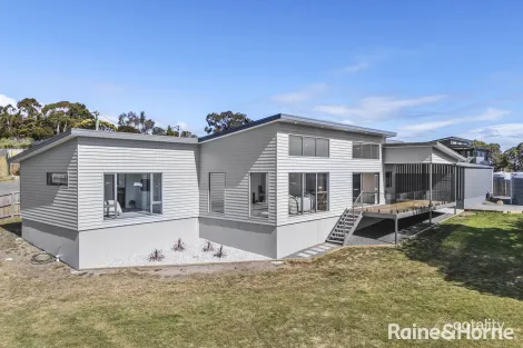 Property photo of 1 Deakin Court Lewisham TAS 7173