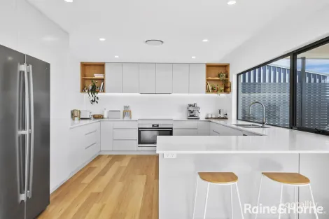 Property photo of 1 Deakin Court Lewisham TAS 7173