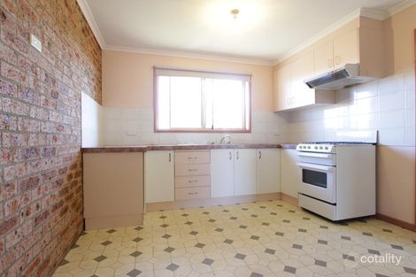 1/2 Ernest St, Crestwood, NSW 2620