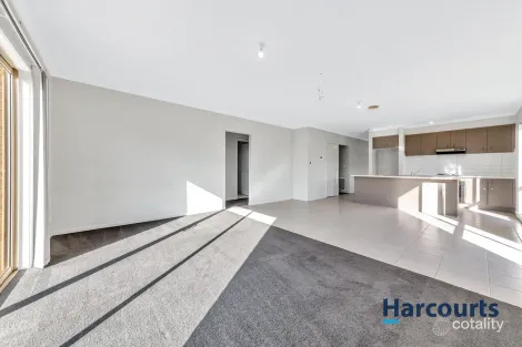 Property photo of 28 Mockingbird Street Tarneit VIC 3029