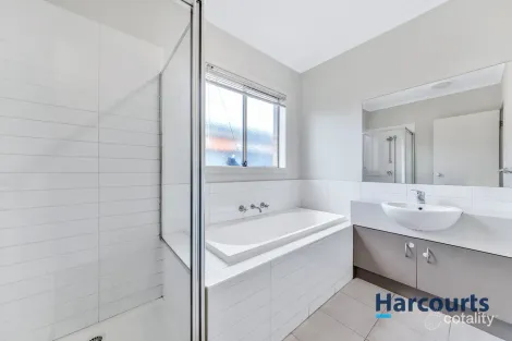 Property photo of 28 Mockingbird Street Tarneit VIC 3029