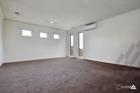 Property photo of 13 Mayfair Drive Drouin VIC 3818