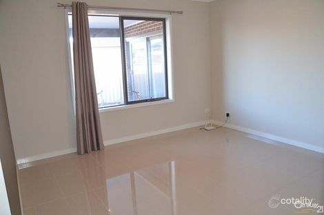Property photo of 4 Renam Street Pakenham VIC 3810
