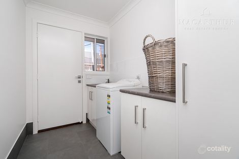 Property photo of 60 Jumbuck Drive Gobbagombalin NSW 2650