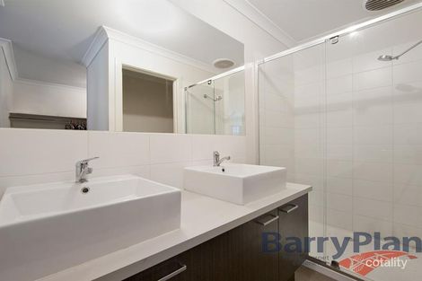 Property photo of 10 Majestic Way Point Cook VIC 3030