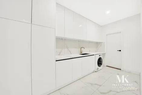 Property photo of 33 Lokeport Parkway Mickleham VIC 3064
