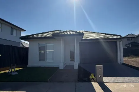 28 Kutjera St, Manor Lakes, VIC 3024