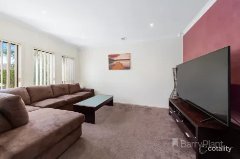 Property photo of 33 Menzies Drive Burnside Heights VIC 3023