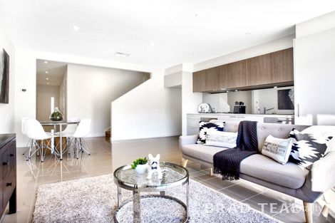 Property photo of 28 Harmony Road Ascot Vale VIC 3032