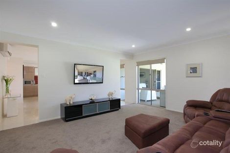 Property photo of 2 Arbour Avenue Fletcher NSW 2287