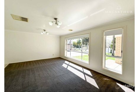 Property photo of 5 Giwang Place Glenfield Park NSW 2650