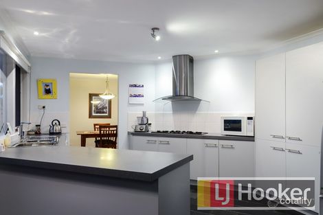 Property photo of 32 Ashfield Drive Berwick VIC 3806