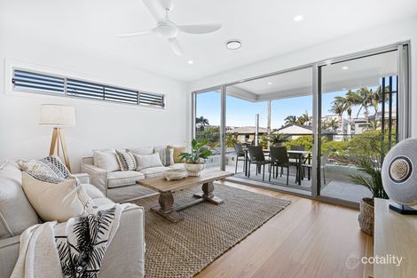 2/86 Petrel Ave, Mermaid Beach, QLD 4218