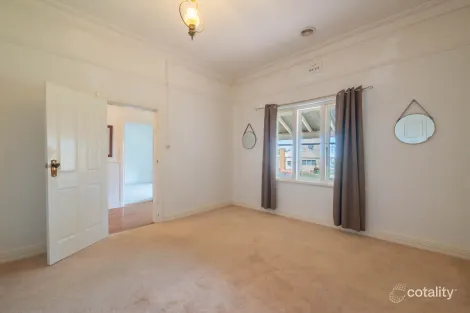 Property photo of 4 Thurlstone Street Parkes NSW 2870