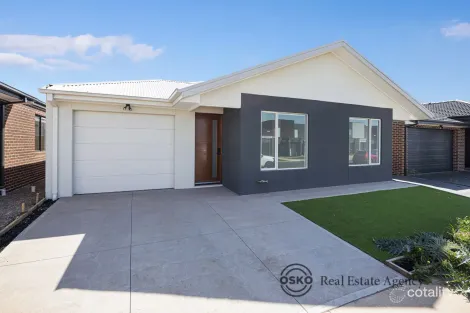 Property photo of 27 Deanside Drive Deanside VIC 3336