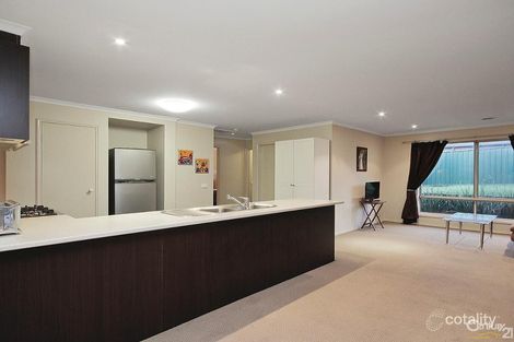 Property photo of 32 Ferndown Drive Cranbourne VIC 3977