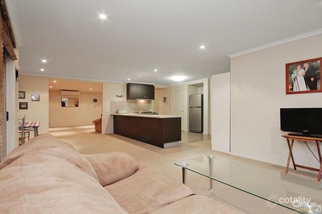 Property photo of 32 Ferndown Drive Cranbourne VIC 3977