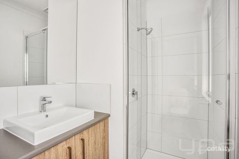 Property photo of 3/11 Dixon Avenue Werribee VIC 3030
