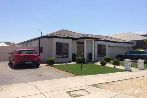 Property photo of 18 Cressida Crescent Sydenham VIC 3037