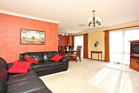 Property photo of 5 The Circuit Gladstone Park VIC 3043