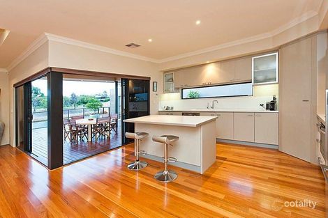 Property photo of 94 Sandpiper Island Retreat Wannanup WA 6210
