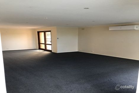 Property photo of 4 The Circuit Gladstone Park VIC 3043