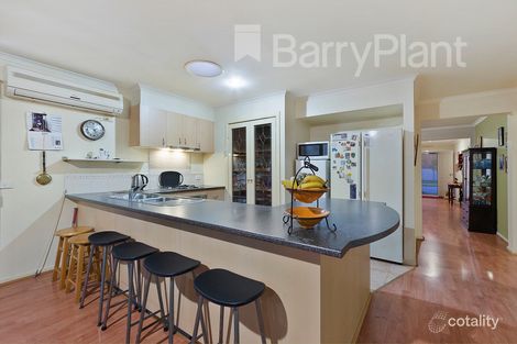 Property photo of 10 Honeyeater Way Pakenham VIC 3810