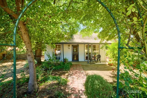 Property photo of 38 Wright Street Heathcote VIC 3523