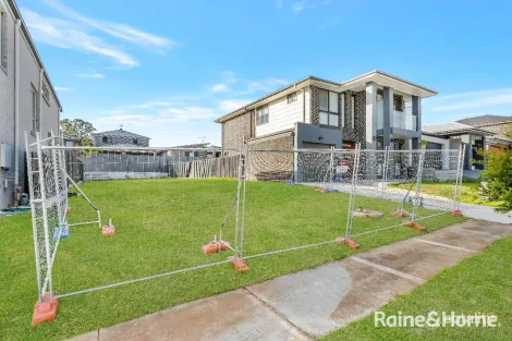 Property photo of 11 Trehearne Loop Austral NSW 2179