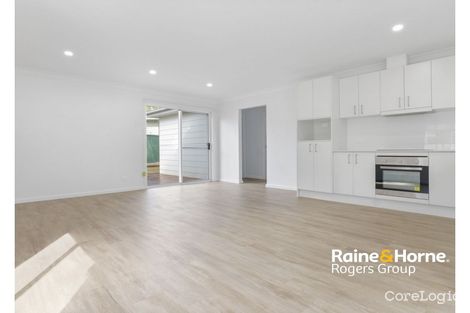 Property photo of 4 Lakeshore Avenue Kingfisher Shores NSW 2259