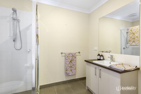 Property photo of 6 Warren Place Truganina VIC 3029