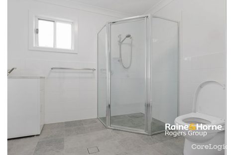 Property photo of 4 Lakeshore Avenue Kingfisher Shores NSW 2259