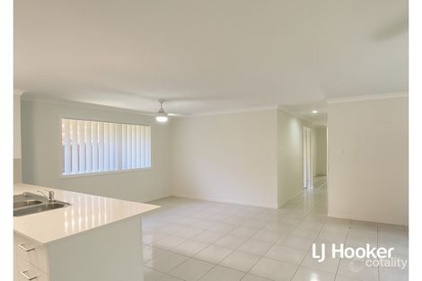 Property photo of 8 Cape Arid Park Way Fitzgibbon QLD 4018