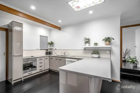 10 Rudge Cl, Happy Valley, SA 5159