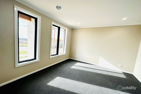 Property photo of 18 Falconer Drive Mickleham VIC 3064