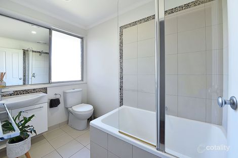 Property photo of 3 Oldfield Grove Gladstone Park VIC 3043