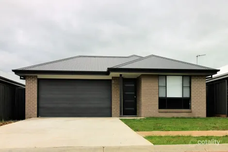 Property photo of 3 Capstan Drive Dubbo NSW 2830