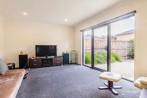 Property photo of 9 Officedale Road Officer VIC 3809
