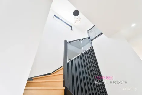 Property photo of 46 Roland Avenue Strathmore VIC 3041