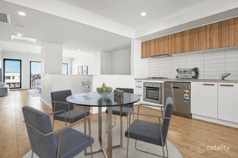 Property photo of 17 Lapis Walk Craigieburn VIC 3064