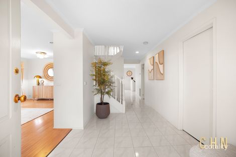 Property photo of 16 Pickering Close Hoppers Crossing VIC 3029
