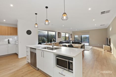 Property photo of 14 Booker Place Armstrong Creek VIC 3217