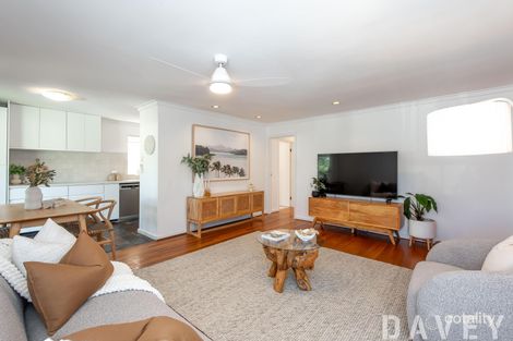 33a Raleigh Rd, Sorrento, WA 6020