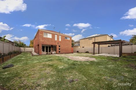 Property photo of 17 Weigall Close Caroline Springs VIC 3023