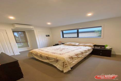 Property photo of 39 Manuka Road Berwick VIC 3806