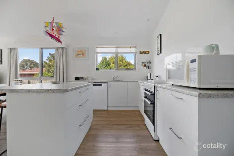 Property photo of 27 Cassia Street Cape Paterson VIC 3995