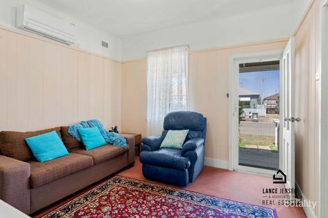 Property photo of 11 Swan Street Marks Point NSW 2280