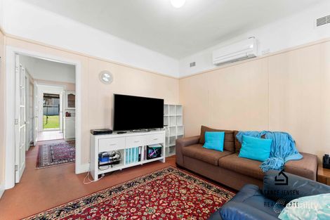 Property photo of 11 Swan Street Marks Point NSW 2280