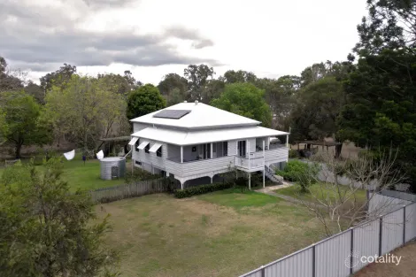 17 Drayton St, Nanango, QLD 4615