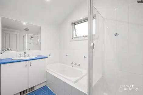 Property photo of 2/23 Crookston Road Reservoir VIC 3073